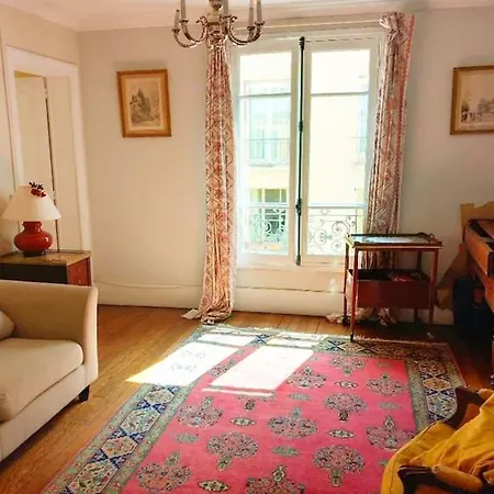 Authentic And Royal, Chateau De Apartment *